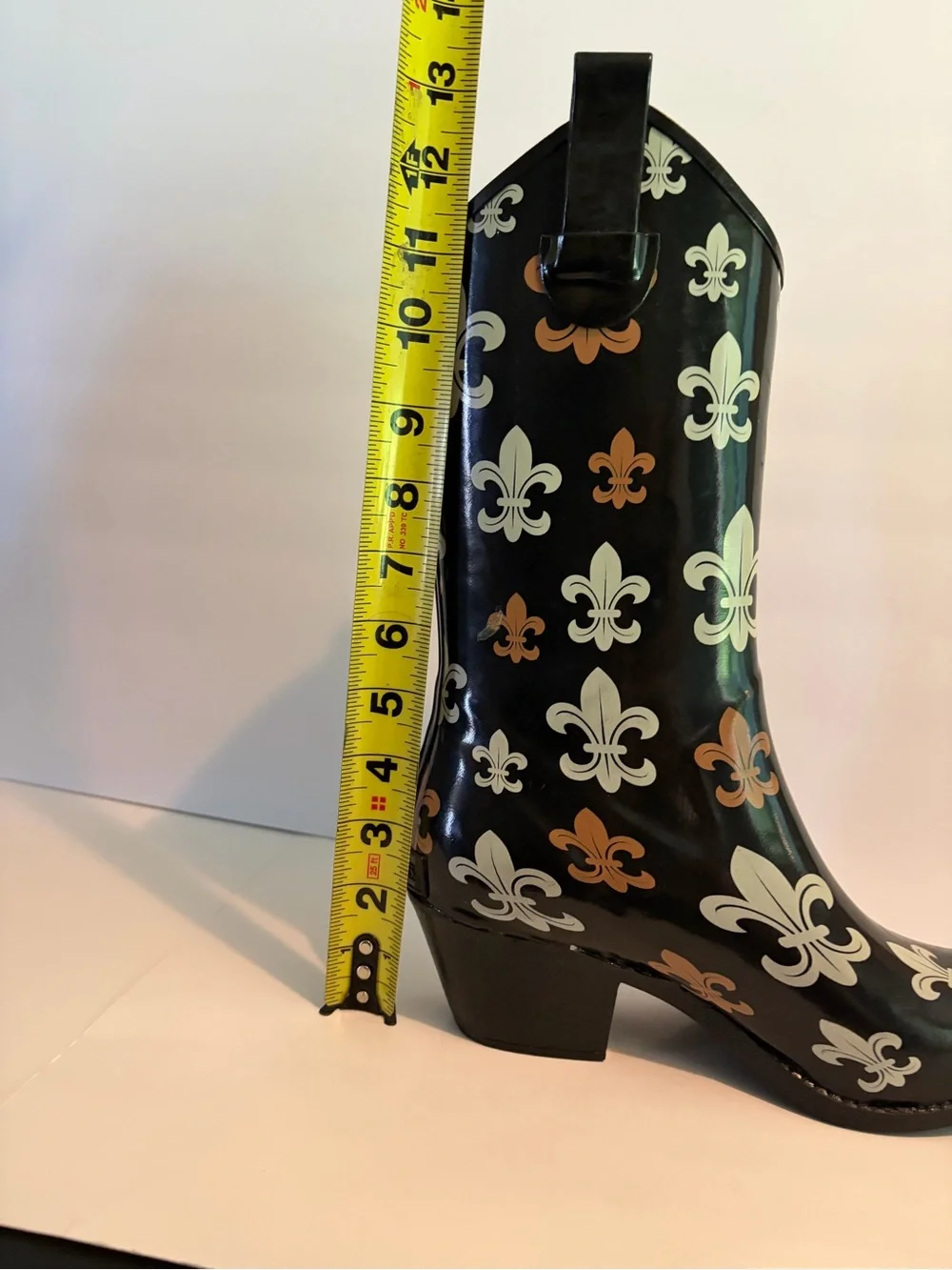 Corkys black Fleur De Lis cowboy style rubber rainbow boots women’s size 9